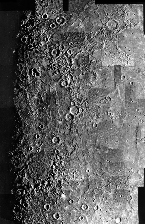 Mosaikbild der Merkuroberfläche, aufgenommen von Mariner 10